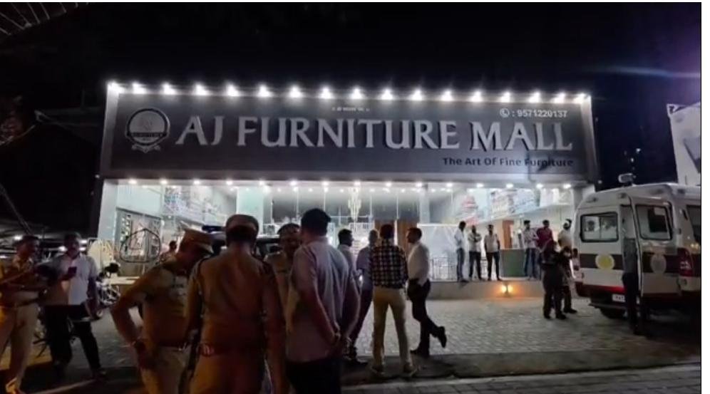 Pune: 2 Lawrence Bishnoi gang members fire at furniture mall in Pimpri-Chinchwad, threaten to kill owner